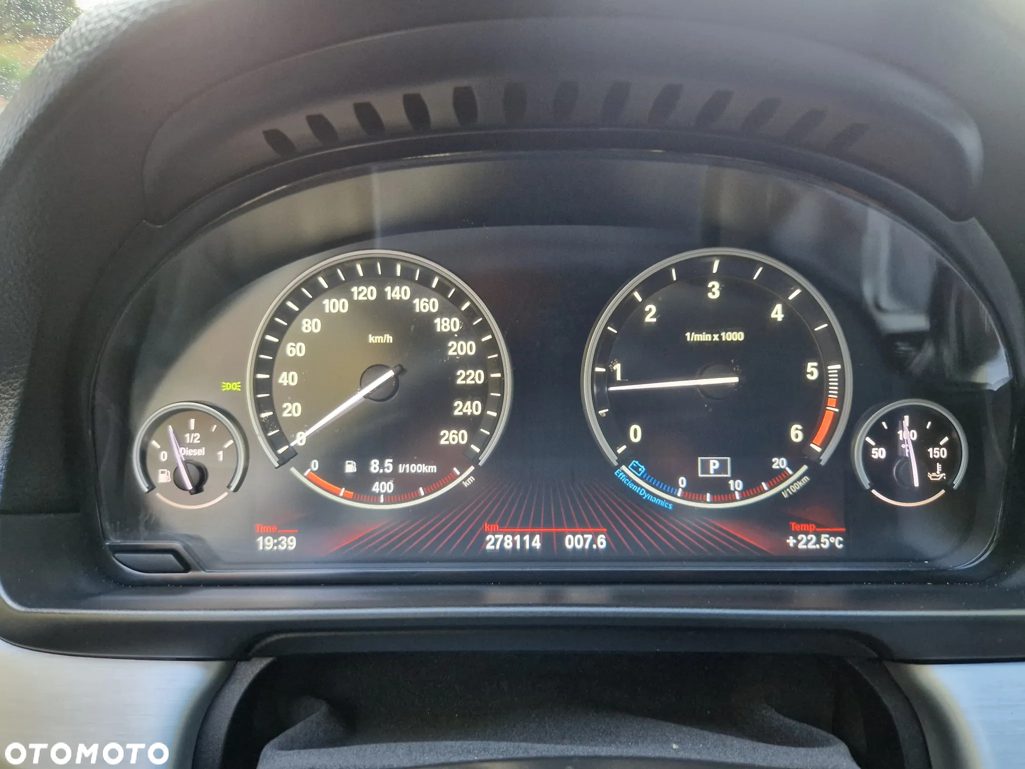 BMW Seria 5 525d xDrive - 24