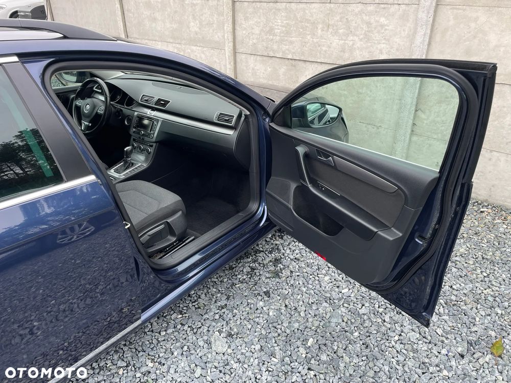 Volkswagen Passat - 22