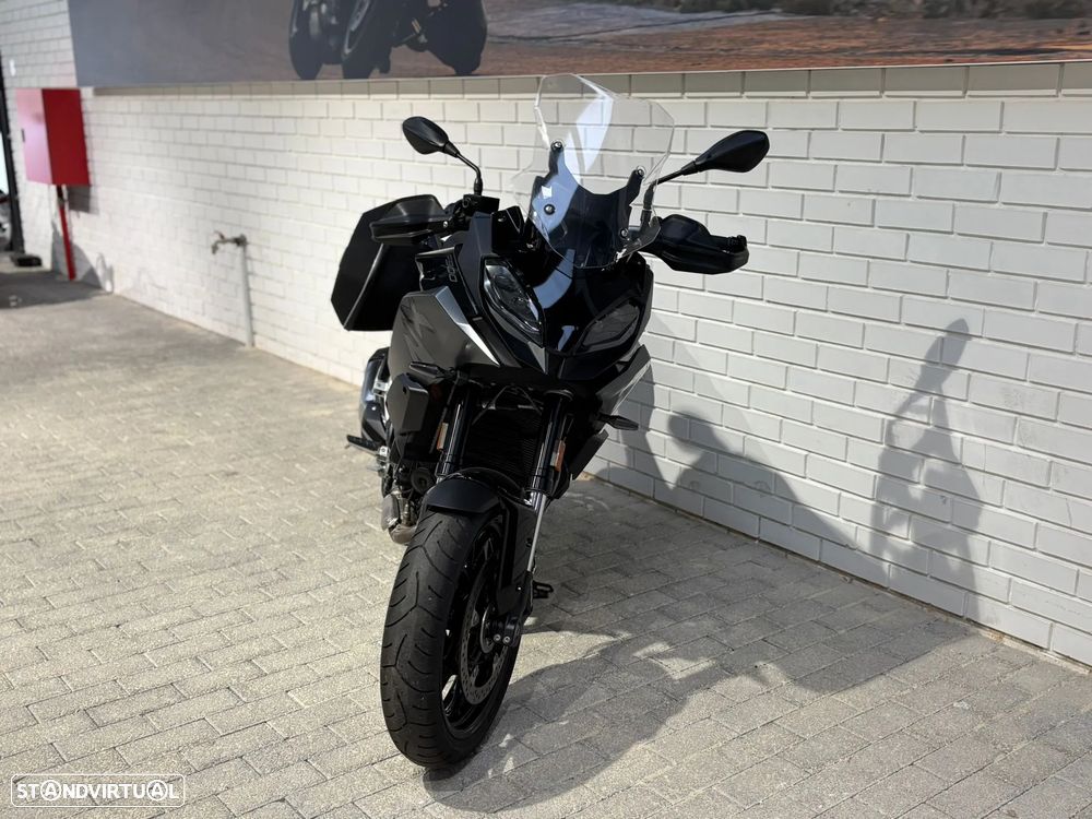BMW F 900 XR Triple Black - 9