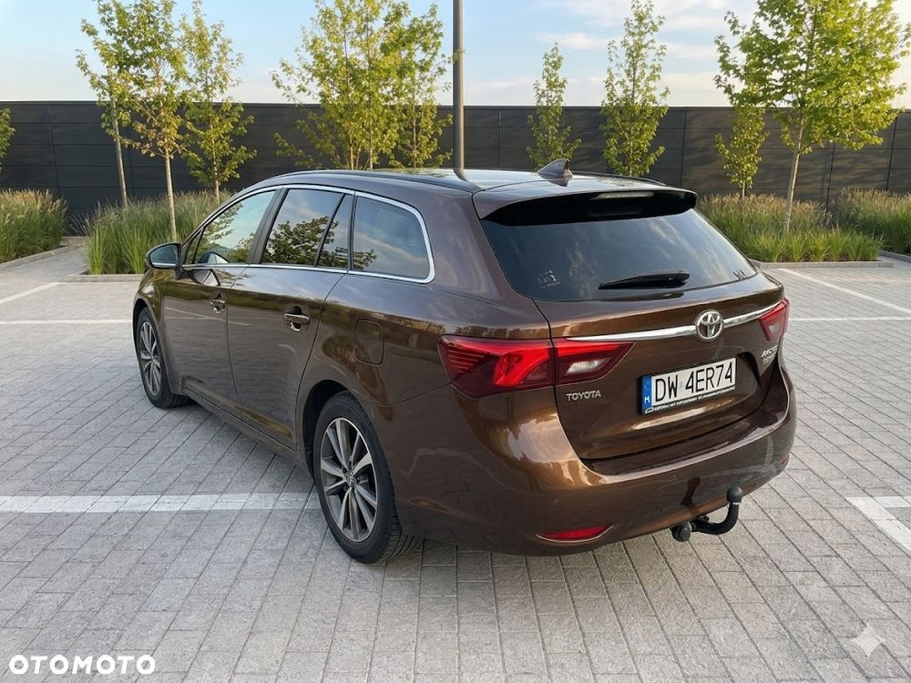 Toyota Avensis 1.8 Premium - 2