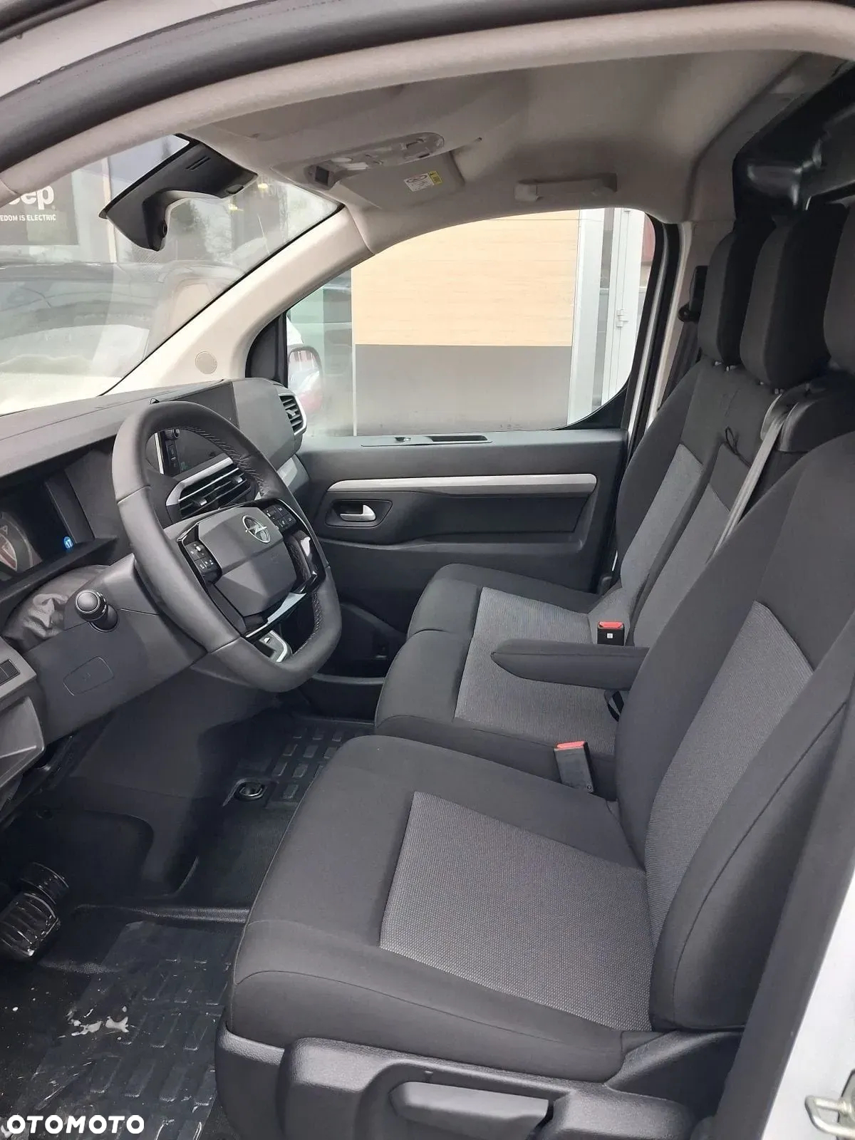 Opel E-Vivaro - 6