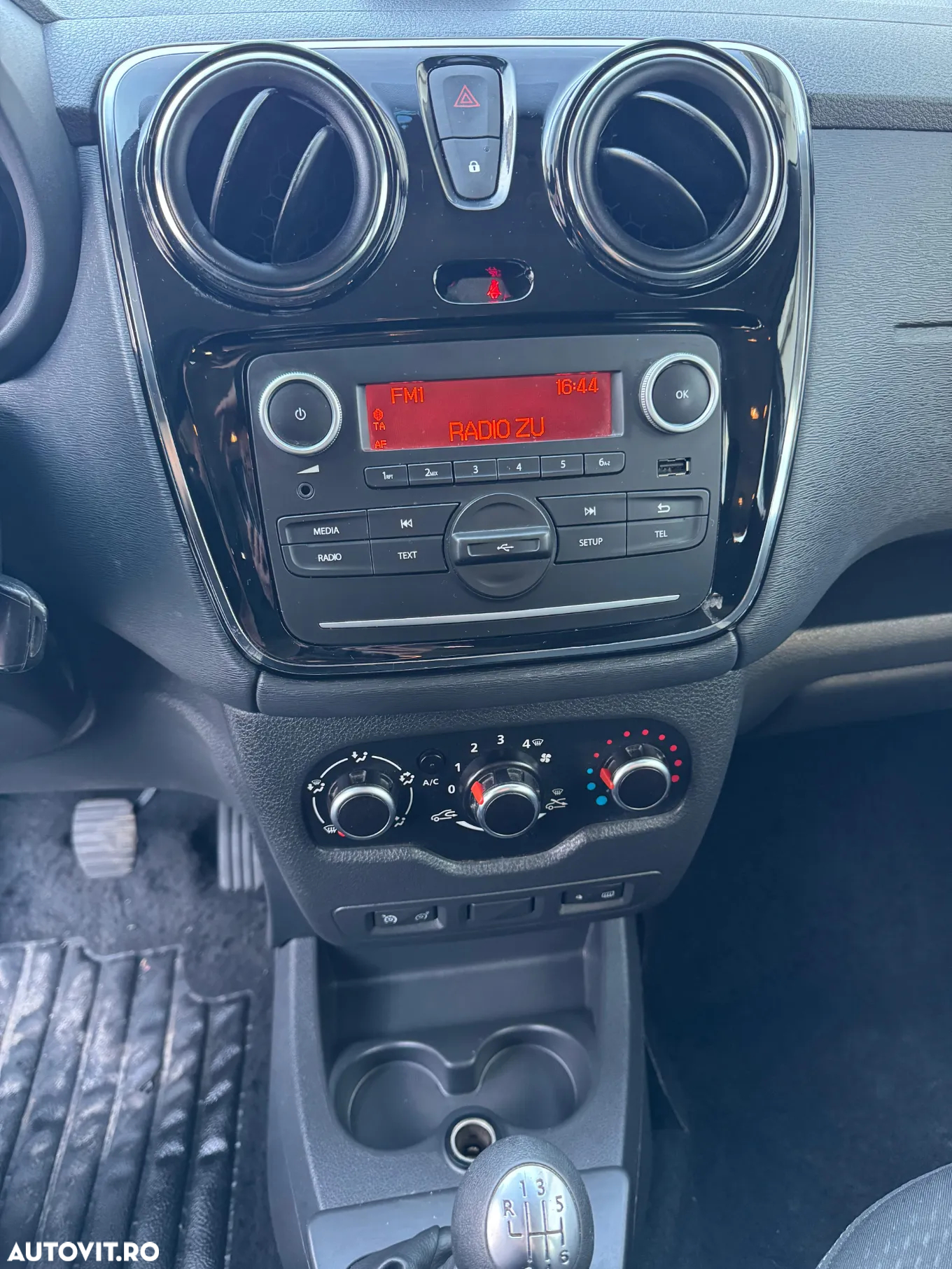 Dacia Lodgy 1.5 Blue dCi Laureate - 6