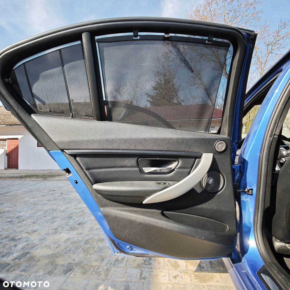 BMW Seria 3 335i Sport Line - 20