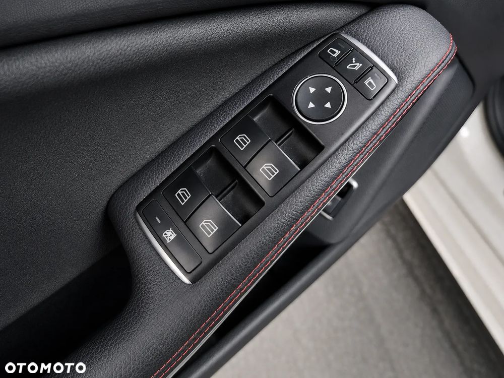 Mercedes-Benz CLA 250 4Matic 7G-DCT AMG Line - 23