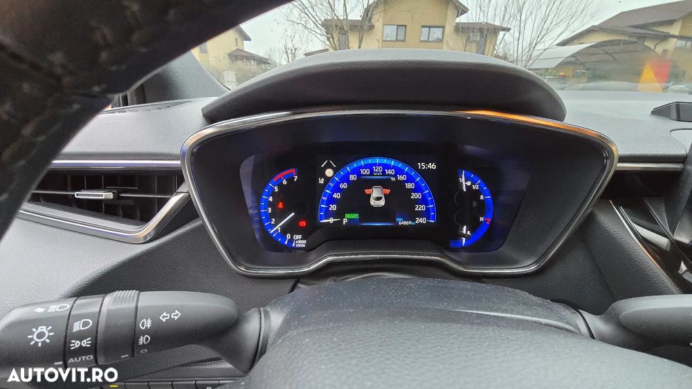 Toyota Corolla 1.8 HSD Dynamic - 8