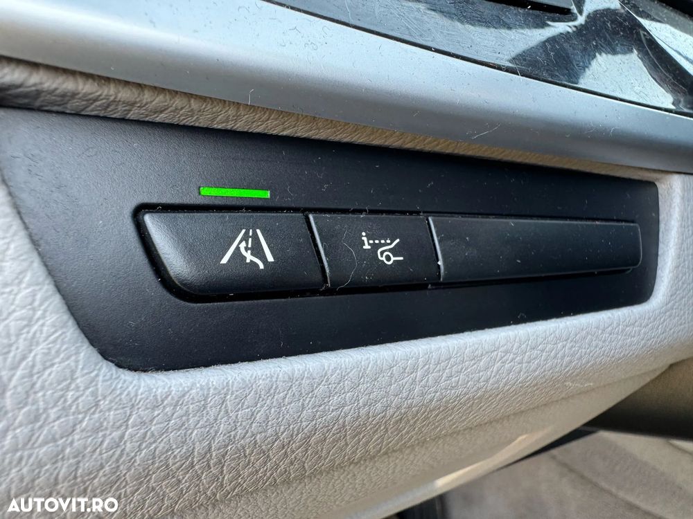 BMW Seria 5 525d xDrive AT - 14