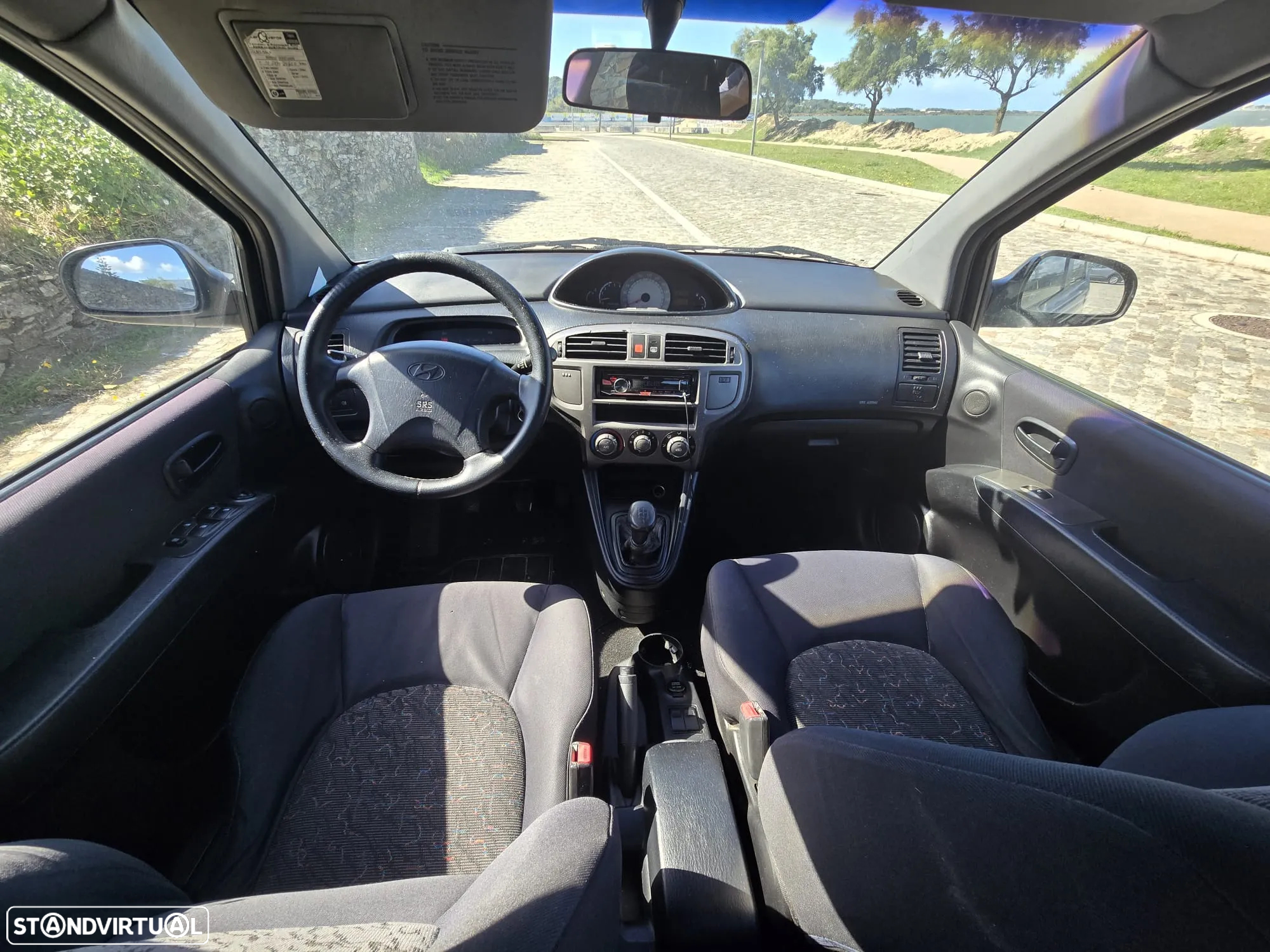 Hyundai Matrix 1.5 CRDi GL - 12