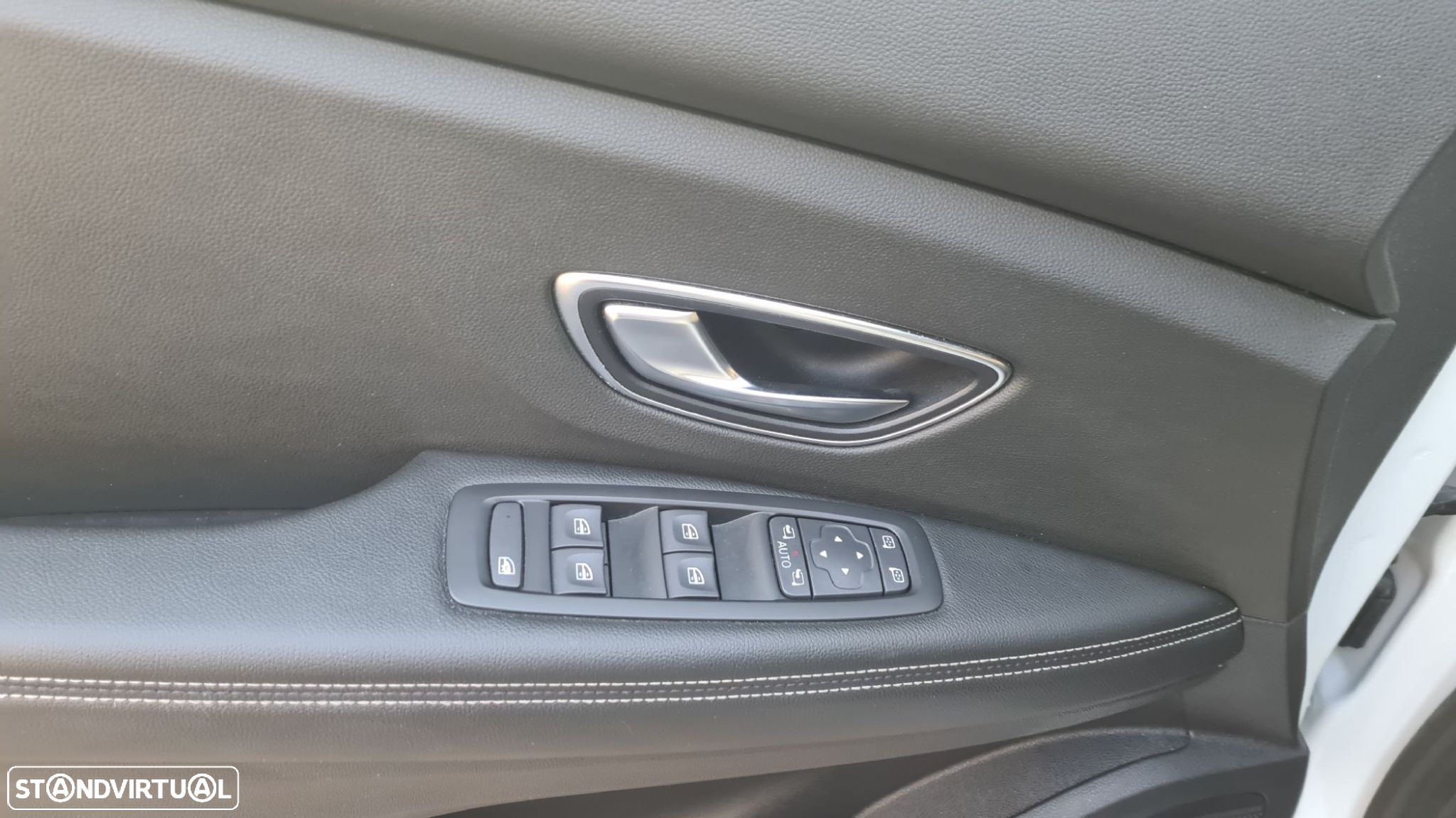 Renault Grand Scénic 1.6 dCi Intens SS - 8