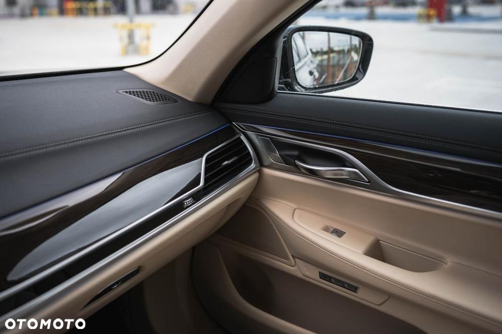 BMW Seria 7 - 27