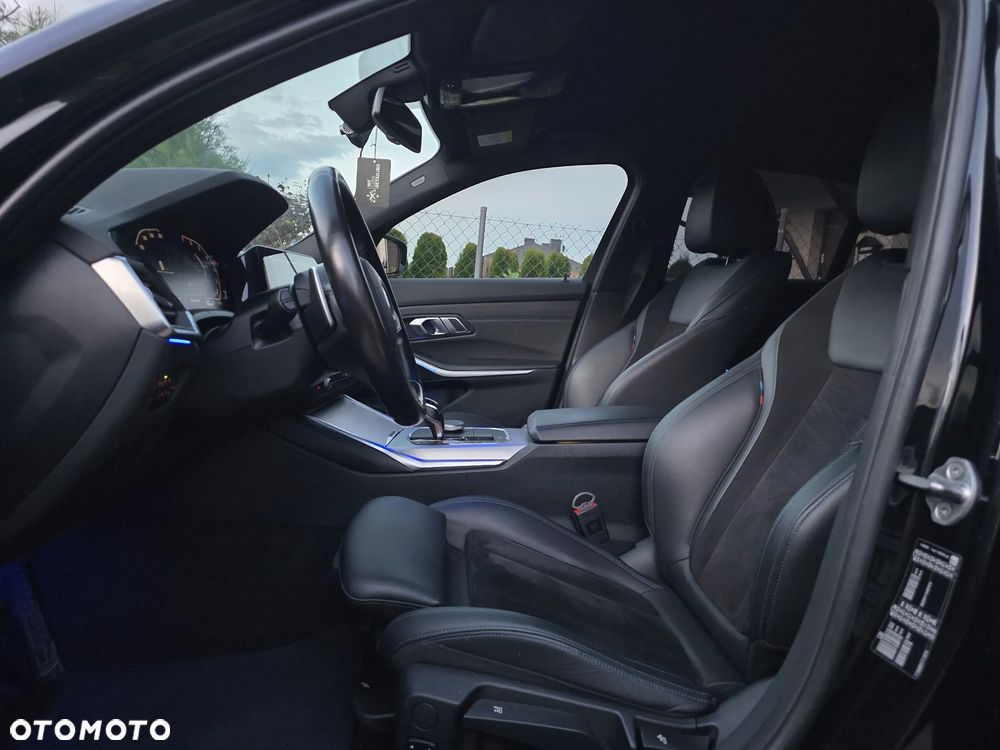 BMW Seria 3 318i M Sport - 9