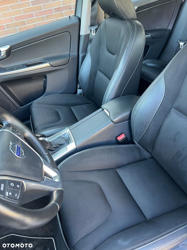 Volvo XC 60 D3 Geartronic Momentum - 14
