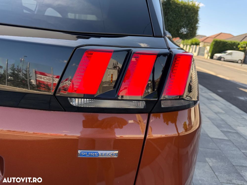 Peugeot 3008 1.2 PureTech Turbo S&S Allure - 22