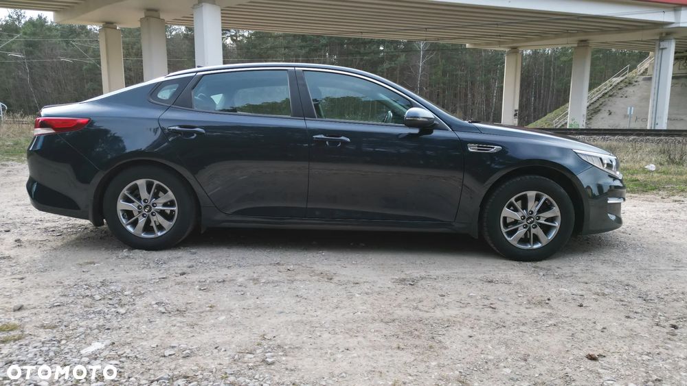 Kia Optima 2.0 M - 6