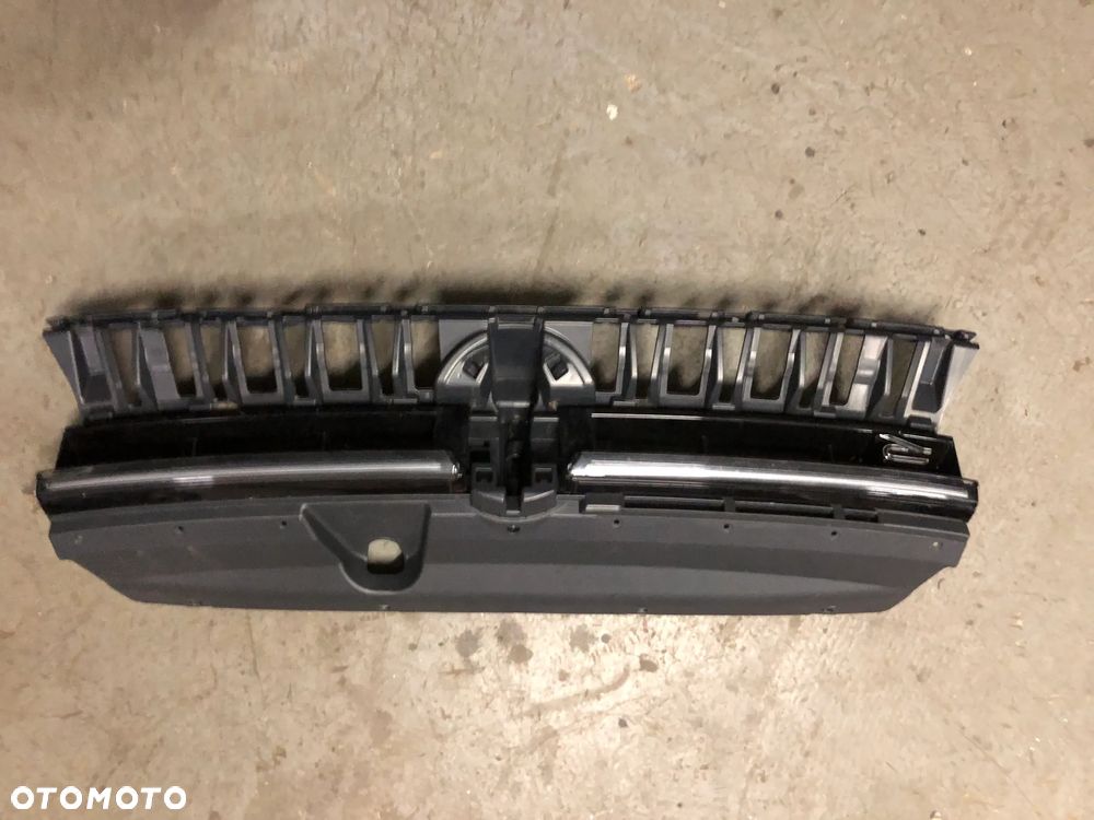 Grill atrapa LED VW PASSAT B9 3J R LINE - 3