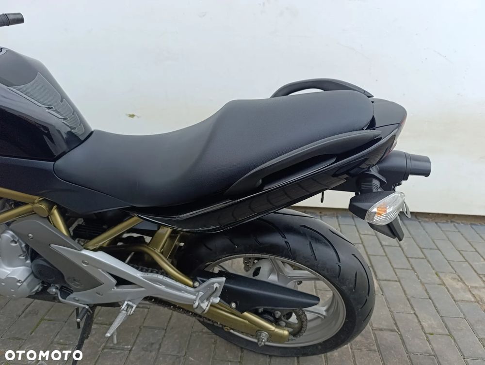 Kawasaki ER - 17