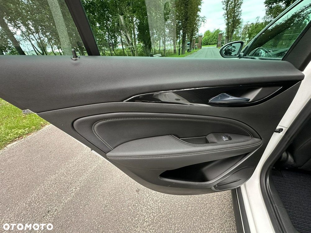 Opel Insignia - 22