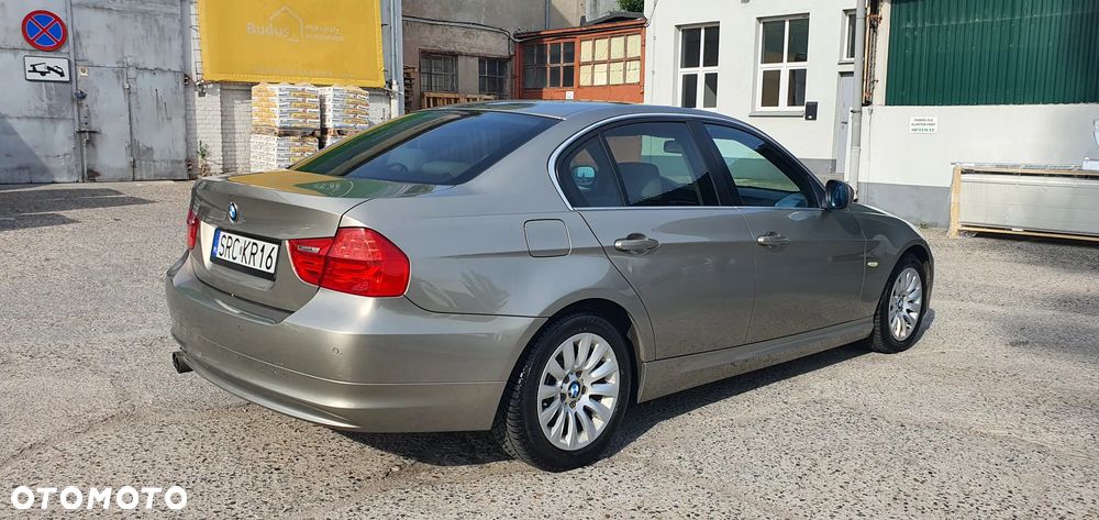 BMW Seria 3 325i Edition Exclusive - 4