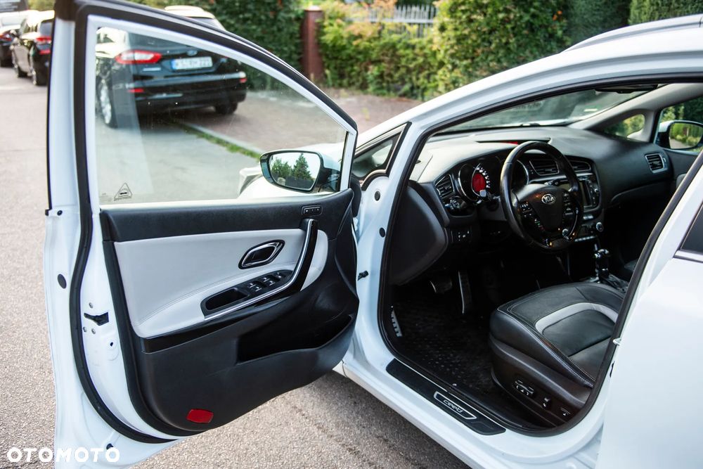 Kia Ceed 1.6 GDI DCT Platinum Edition - 16