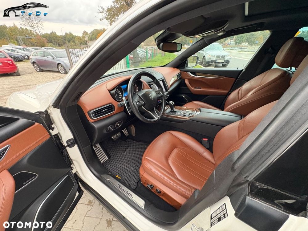 Maserati Levante S Granlusso - 15