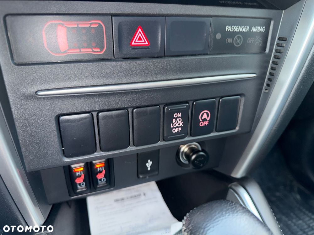 Mitsubishi L200 2.2 d DC Power Instyle Plus - 14