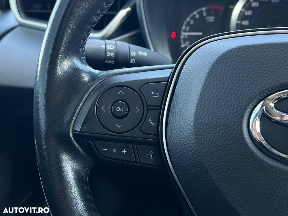 Toyota Corolla 1.8 HSD Business - 21