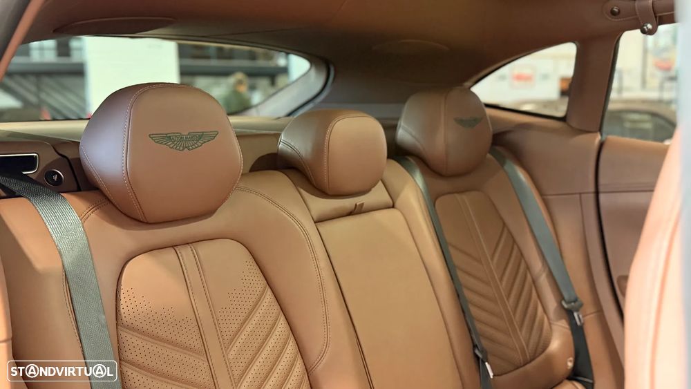 Aston Martin DBX 707 - 14