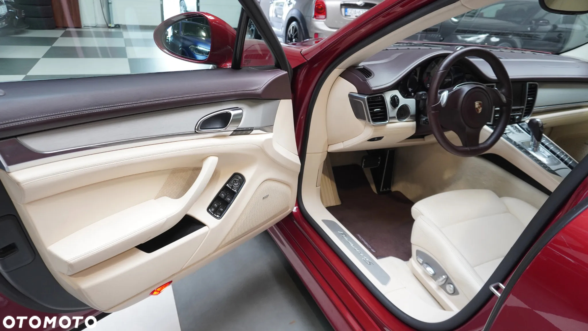 Porsche Panamera 4S - 6
