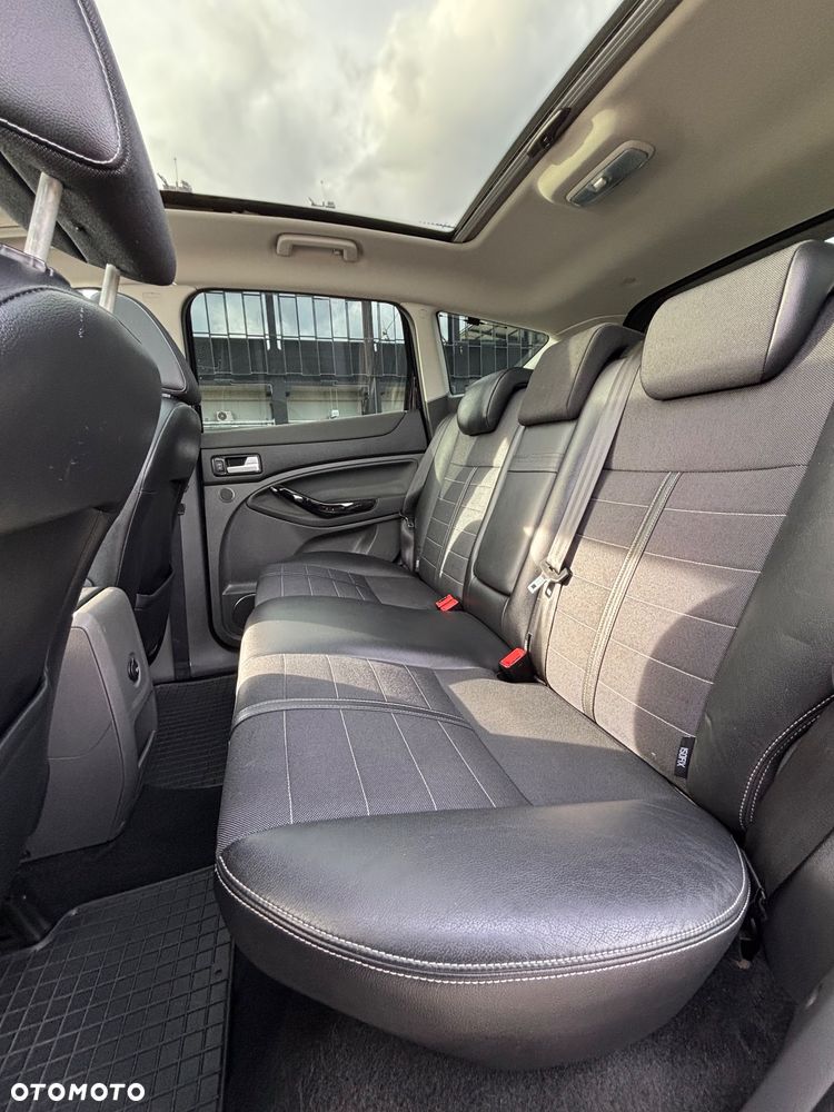 Ford Kuga 2.0 TDCi 4x4 Titanium - 27