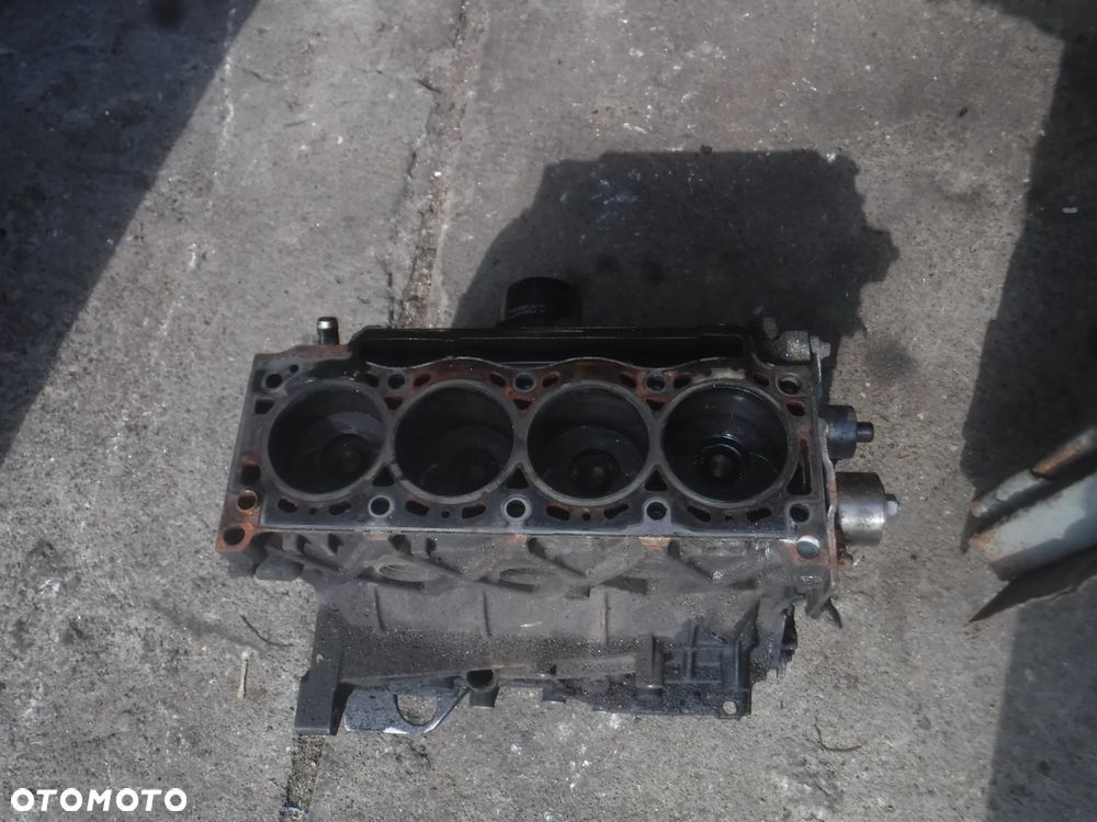 Renault Traffic Opel Vivaro Laguna 1.9 DCI F9K blok wal dol silnika tloki miska - 2