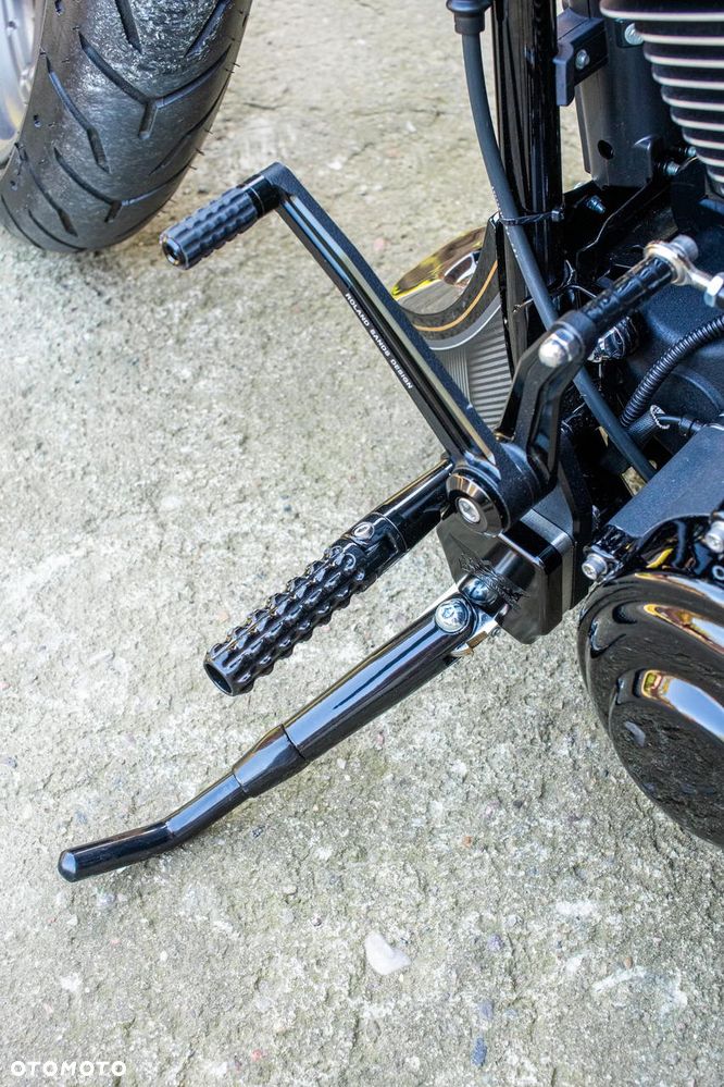 Harley-Davidson Softail Breakout - 23