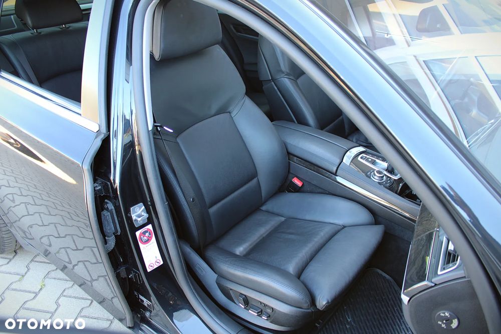 BMW Seria 7 740d xDrive - 17