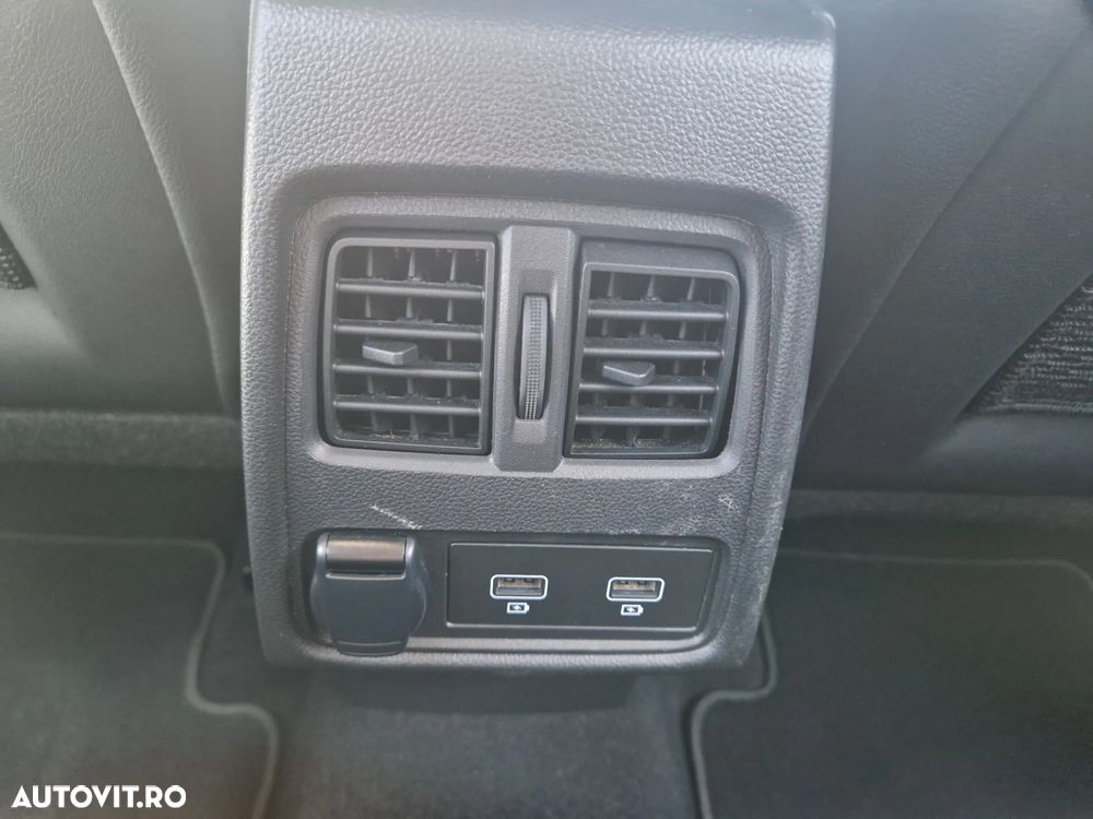 Renault Captur PHEV 160 Techno - 25