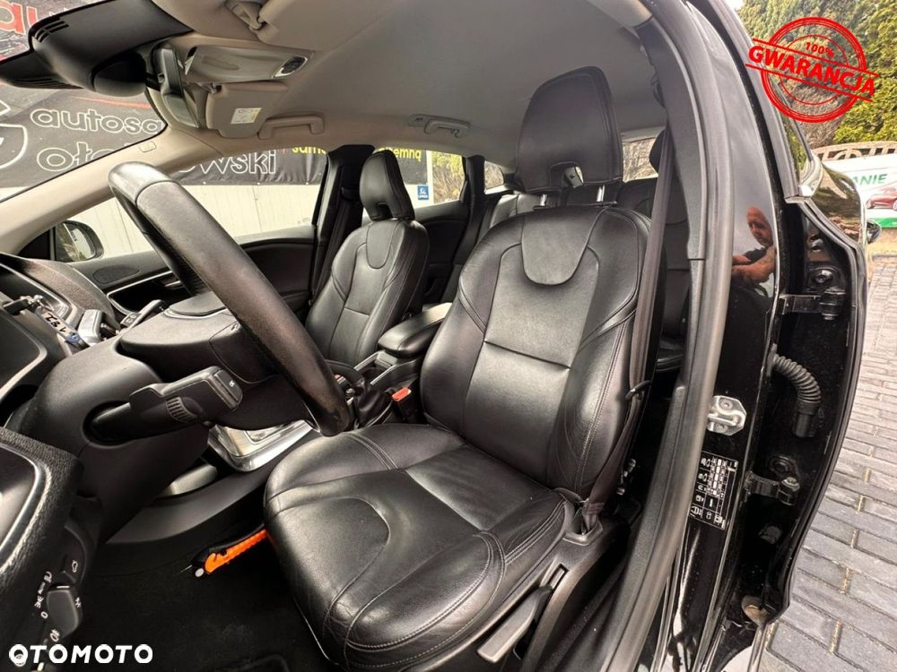 Volvo V40 D2 Drive-E R-Design Kinetic - 26