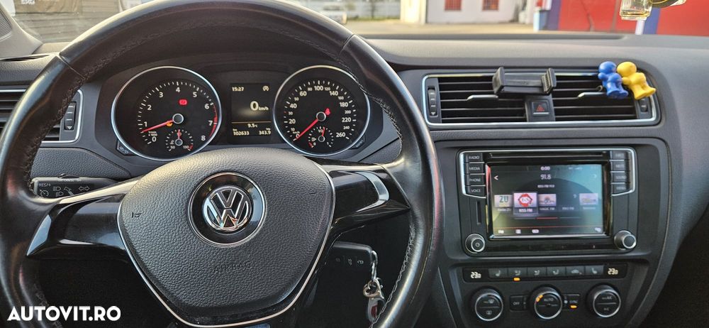 Volkswagen Jetta 1.2 TSI Comfortline - 6