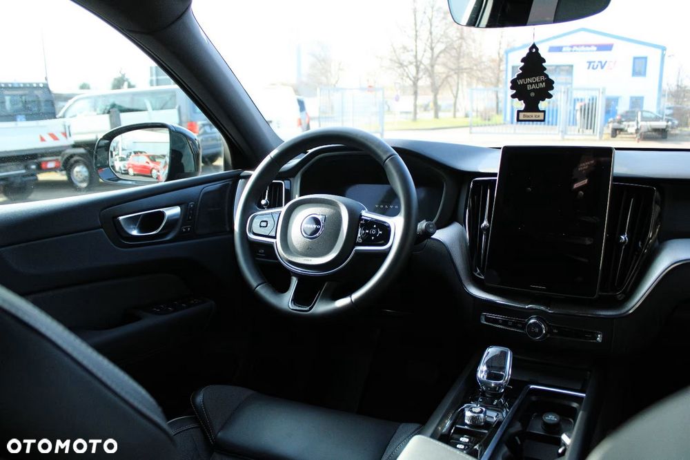 Volvo XC 60 B5 B AWD Plus Black Edition - 9