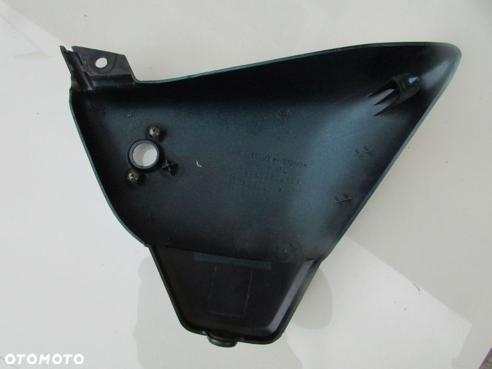 Suzuki GZ 125 Marauder owiewka boczek lewy - 2