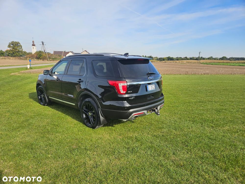 Ford Explorer - 4