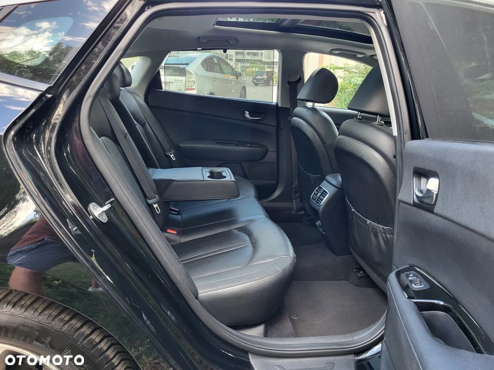 Kia Optima - 30