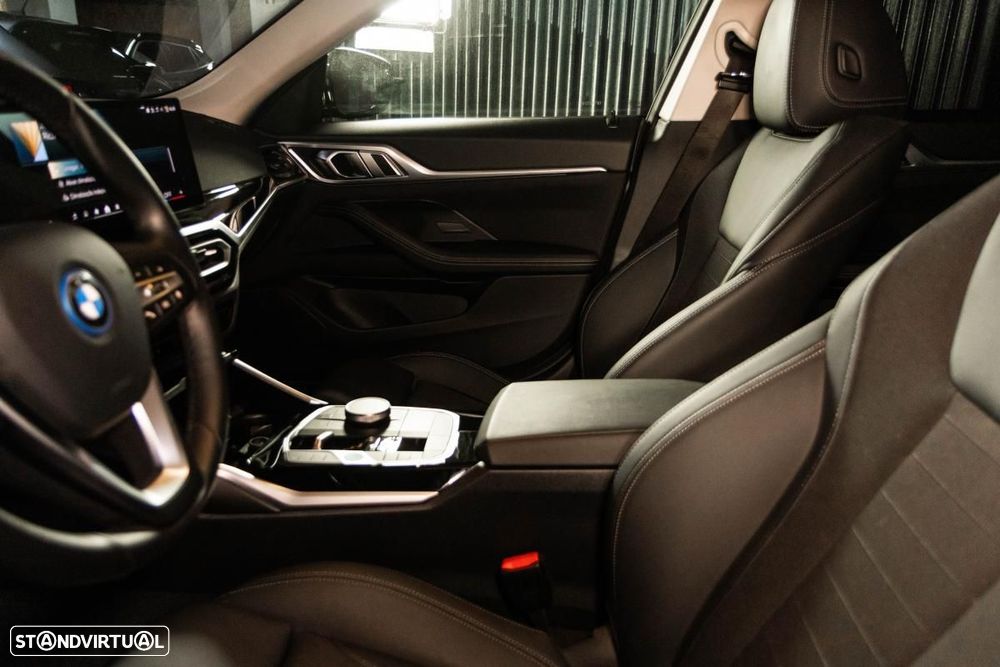 BMW i4 eDrive40 - 41