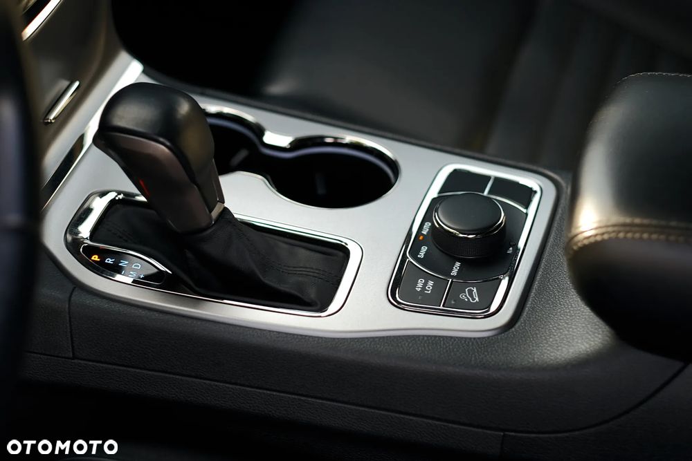 Jeep Grand Cherokee - 27