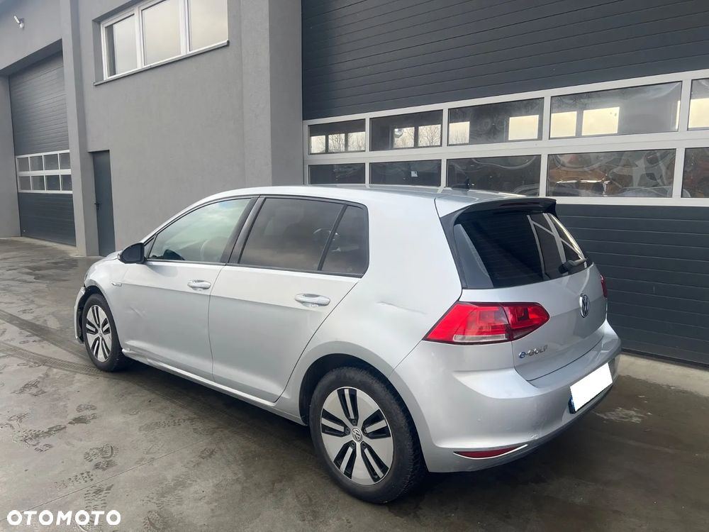 Volkswagen Golf Standard - 5