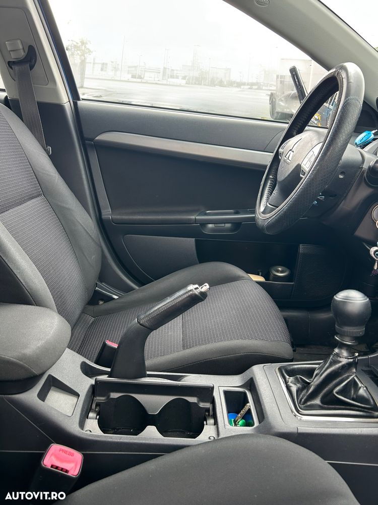 Mitsubishi Lancer - 15