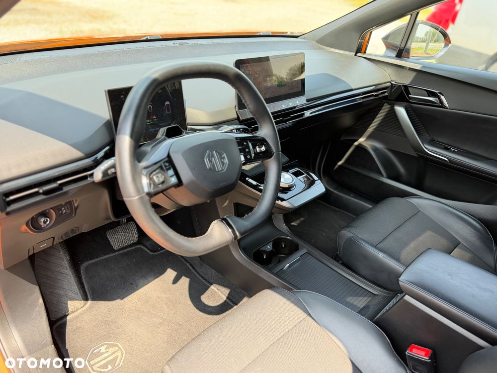 MG 4 Luxury 64 kWh - 18