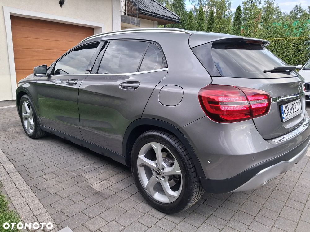 Mercedes-Benz GLA 180 AMG Line - 27