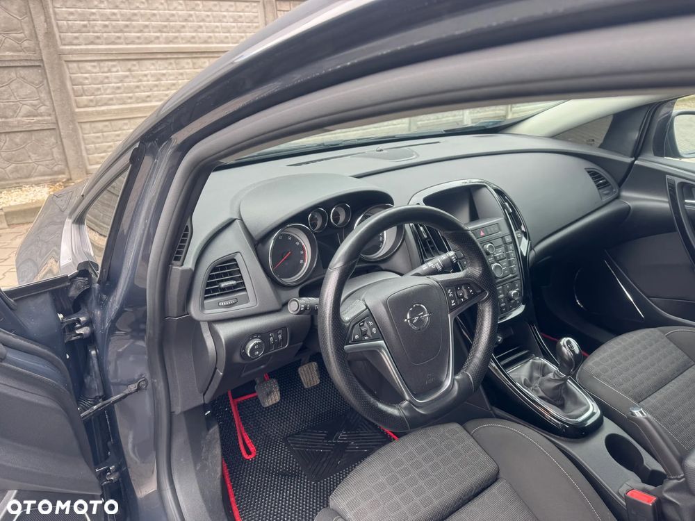 Opel Astra IV GTC 1.4 T Active - 13