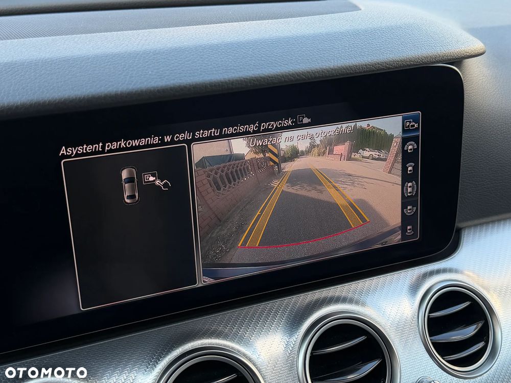 Mercedes-Benz Klasa E 220 d 4-Matic 9G-TRONIC - 16