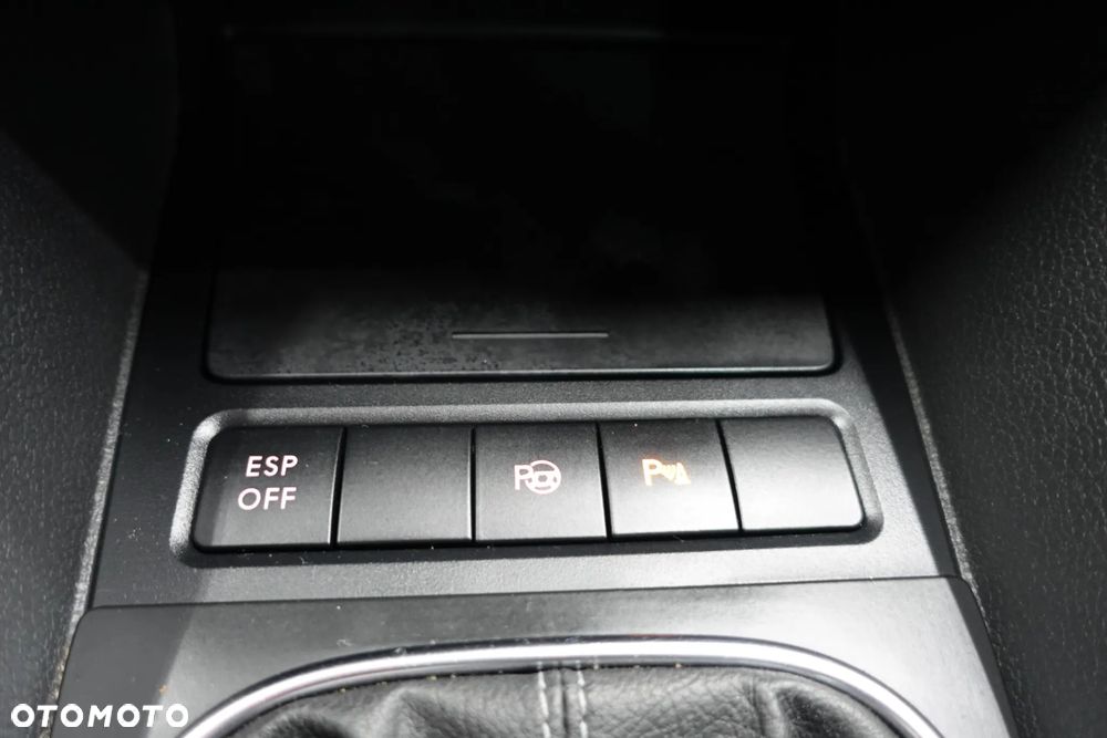 Volkswagen Golf 1.6 TDI DPF Comfortline - 36