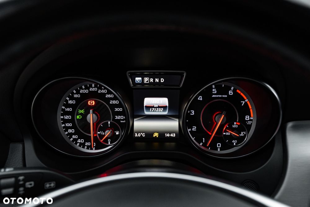 Mercedes-Benz CLA AMG 45 4Matic 7G-DCT - 31