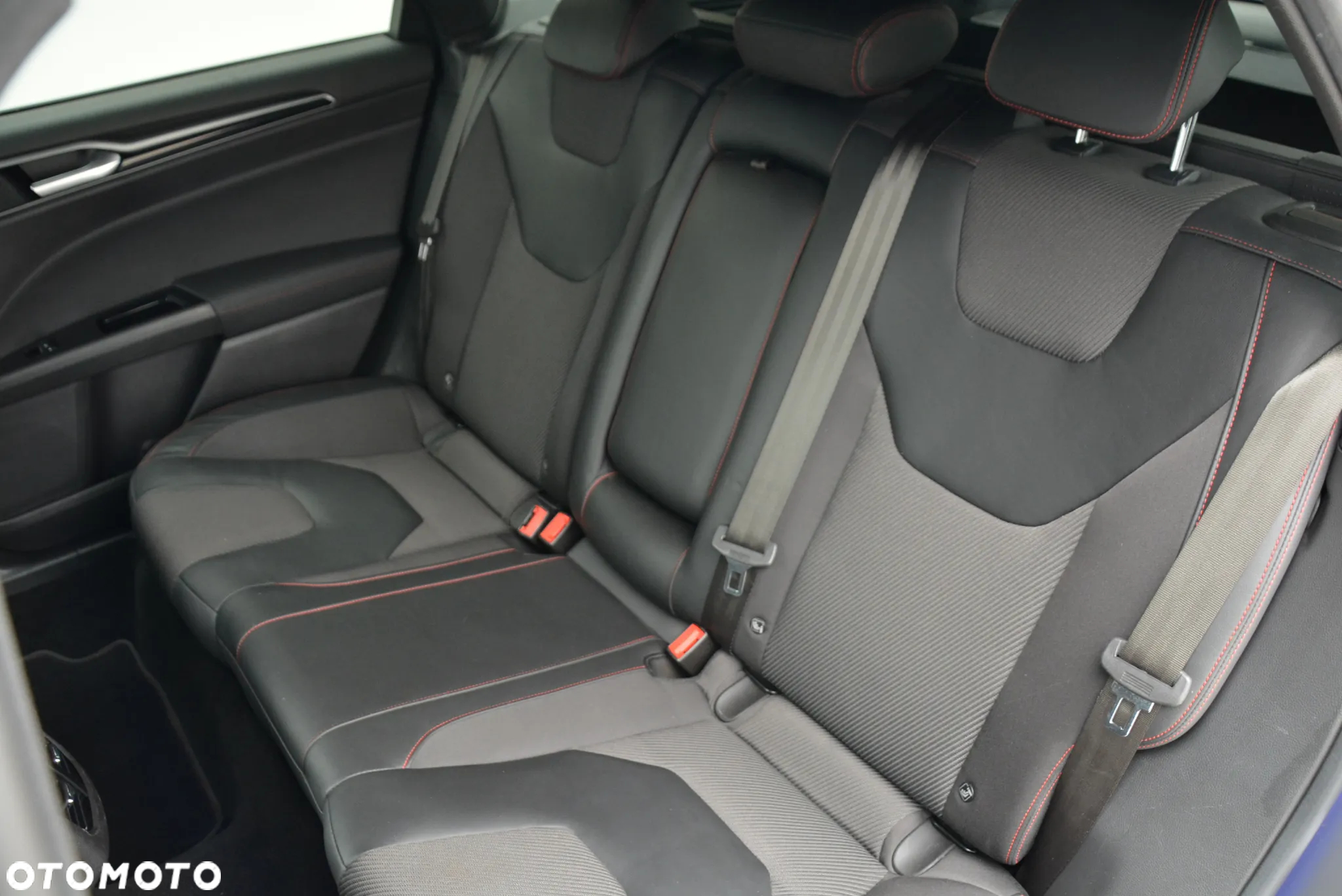 Ford Mondeo 2.0 EcoBoost Start-Stopp Autom ST-Line - 29