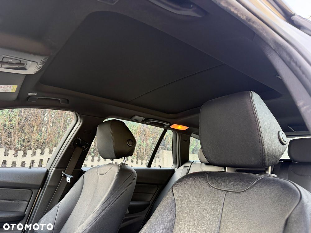 BMW Seria 3 320d xDrive - 28